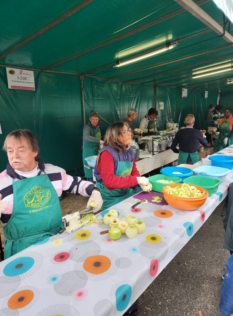 Foire aux pommes de Mouliherne 2025 - Le travail des pommes